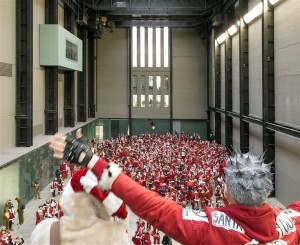 SantaCon Pub Crawlers at Tate Modern doing a Flash Mob